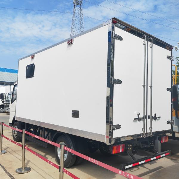 HOWO Refrigerator Truck , Refrigerated Cargo Van Box Truck for Mobile Workshop