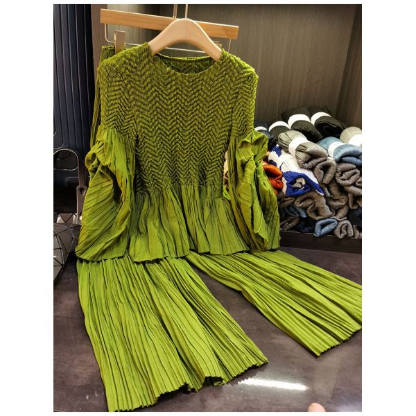 Nice Fashion Simple Pleated Suit Women's New Autumn Simple Design Pleated Top Wide Leg Pants Two-piece Set