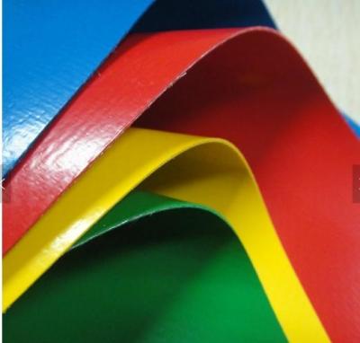 Força de rasgo alta revestida PVC de encerado resistente do vinil com os ilhós soldados calor