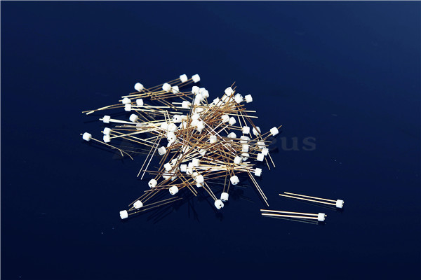 Изолируя изолятор 3.9g/Cm3 компонентов глинозема электронный керамический