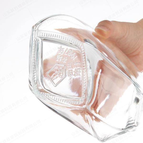 Customized Bottle Color Gin Vodka Tequila Fancy Liquor Glass Bottle with Sealed Cork Lid