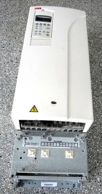 Acs800-u31-0020-5 nuevo original, máximo es 75 kW, Icont.max es 120A, AC Drive NEMA 1, 3-Fase 380-500V, 20 CV.