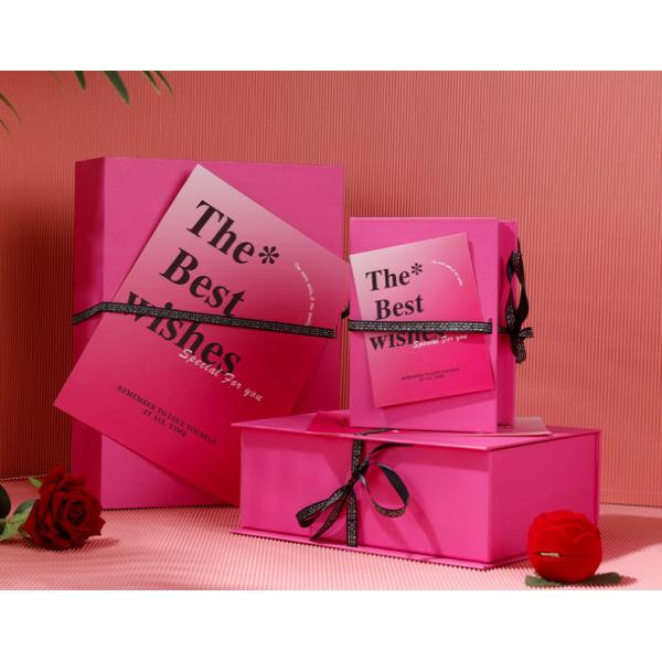 Coffret cadeau de luxe avec parfum, accents de roses, emballage haut de gamme pour la Saint-Valentin et les anniversaires
