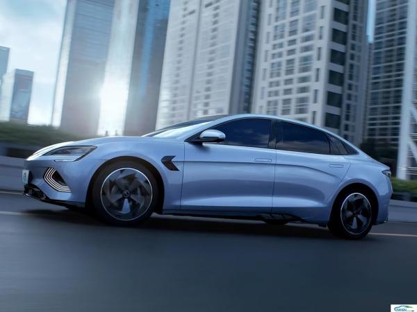 Medium Glory Version Dm-I 121Km Elite Type Sedan with Suspension Steering System by BYD