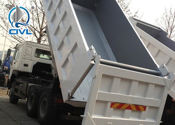 White HOWO A7 Dump Truck 16 Cubic Meter 10 Wheel 1200R20 Tyre Size