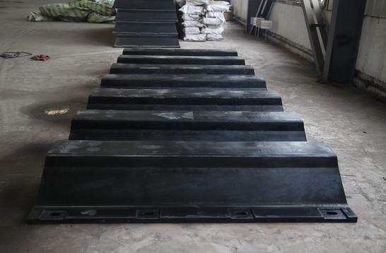 Arch Type Marine Rubber Fender Suitable For All Kinds Of Ports & Docks
