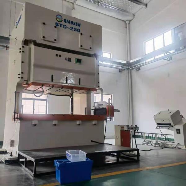 High Accuracy Pneumatic Power Press Punching Machine 250ton with Steel Construction