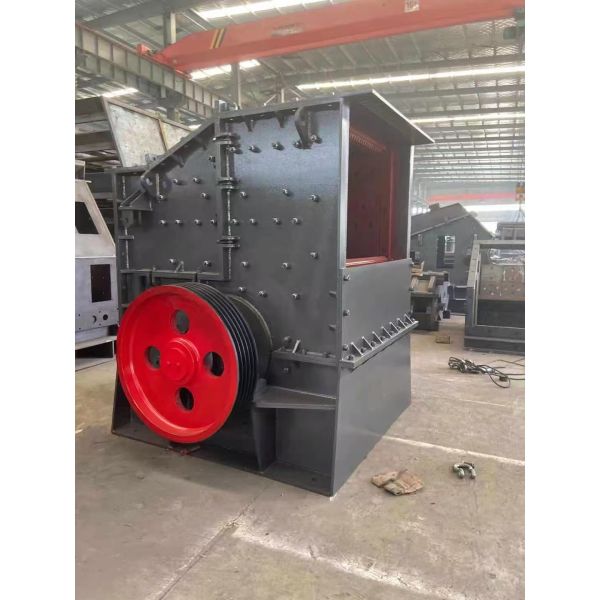 Box Crusher with 5HP Motor Power and 500 Kg/hour Capacity for Feed Size Up To 200 Mm