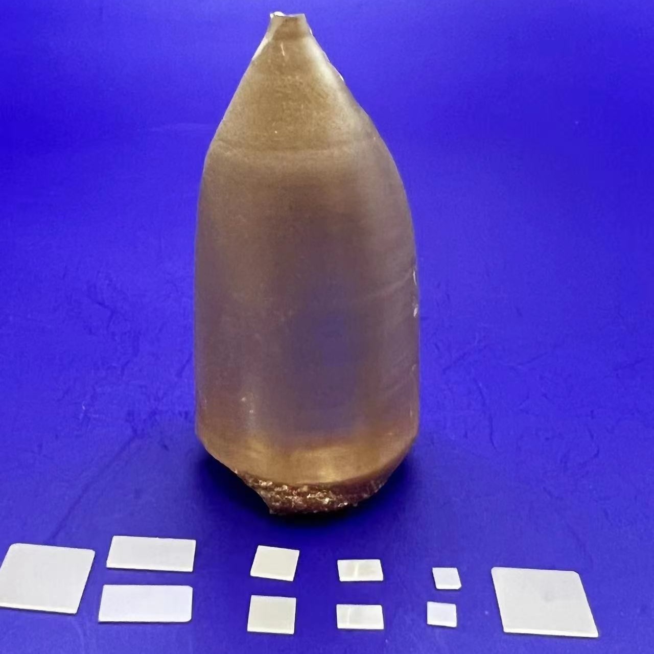 Одиночная бортовая отполированная вафля 10mm квадрата SrTiO3 Кристл для полупроводника