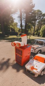 Refrigerador de puntos con drenaje libre y pantalla táctil de operación