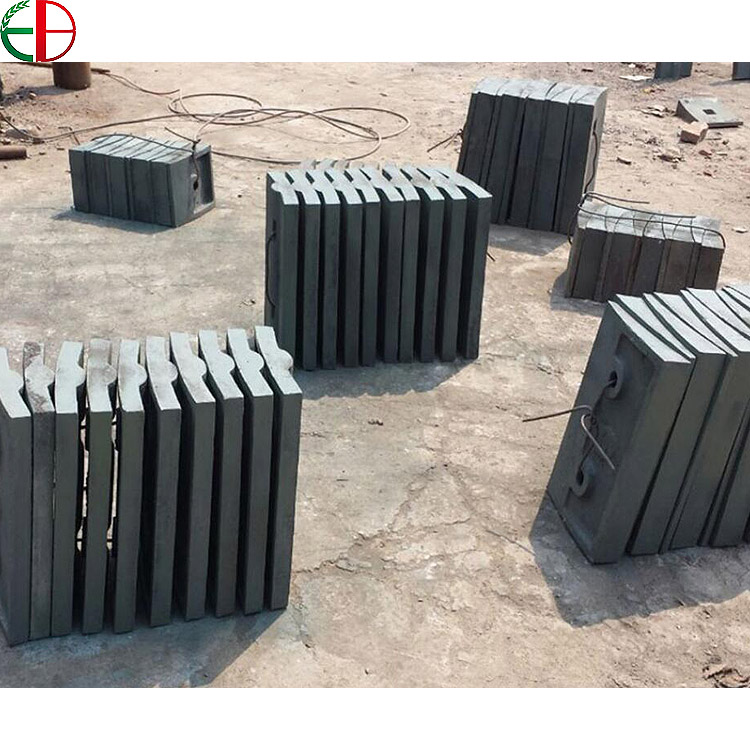 Cr-Mo Alloy Casting Mill Liners for SAG Mill Sand Cast Process EB Brand Customizable Dimensions HRC50 Hardness ISO 9001:2018