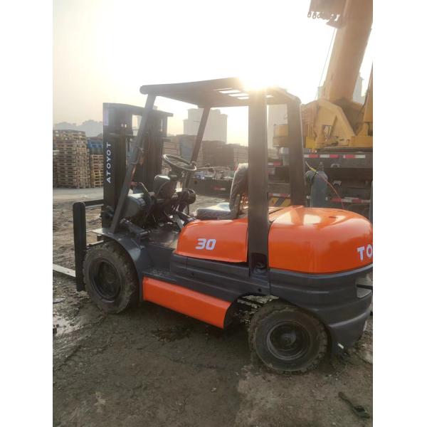 3000 kg Lightweight Used Japan Forklift with Diesel Engine and Centre of Gravity 500 mm