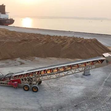 Transporteur de chargement de navire monté sur voie pour les applications de chargement de fret en vrac dans les ports