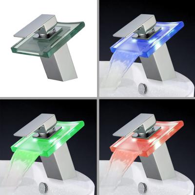 Chrome Plated Modern Bathroom Sink Faucet , Durable Bathroom Water Faucet