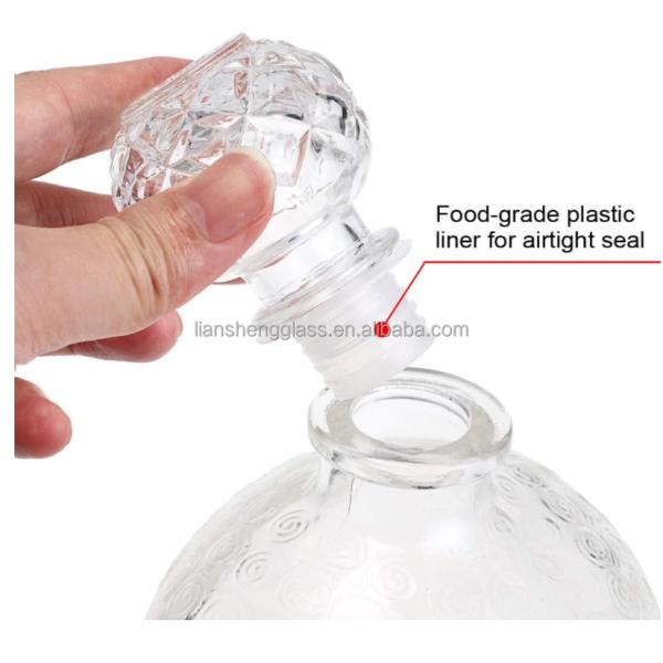 Body Material Glass Liquor Bottle with Acceptable Customer's Logo on Recycled Glass Bottle