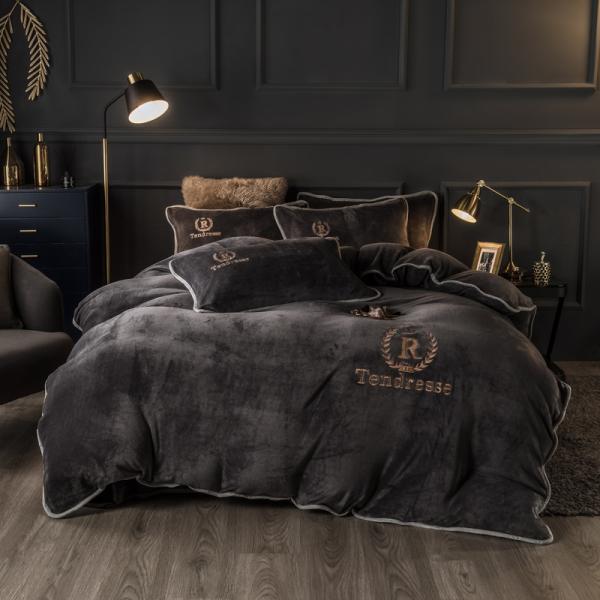 Home Grade Grade A Customized Solid Milk Velvet Embroidery Bonded Four Piece Set