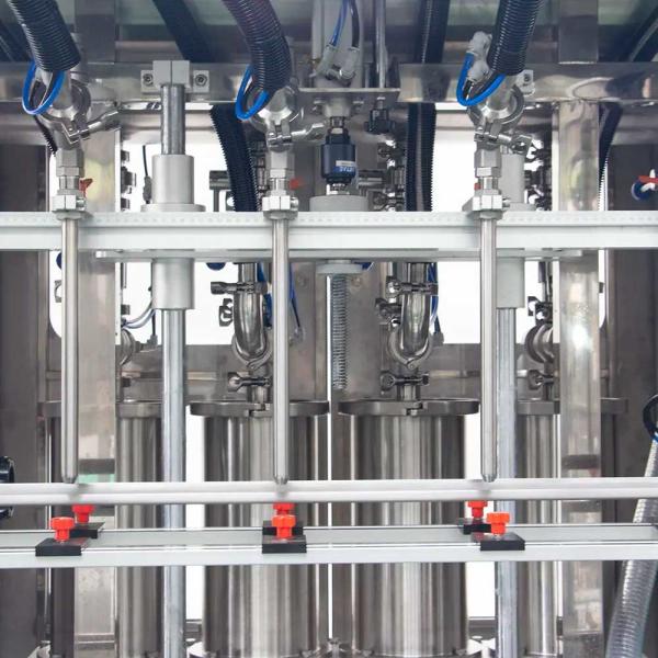 自動リニアプラスチックペットスプレーボトル化学液体ピストンポンプ充填機、PLC制御付き