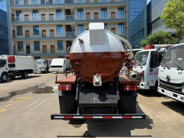 HOWO RHD Vacuum Suction Truck 8000 Lites Sewer Cleaning Vehicle