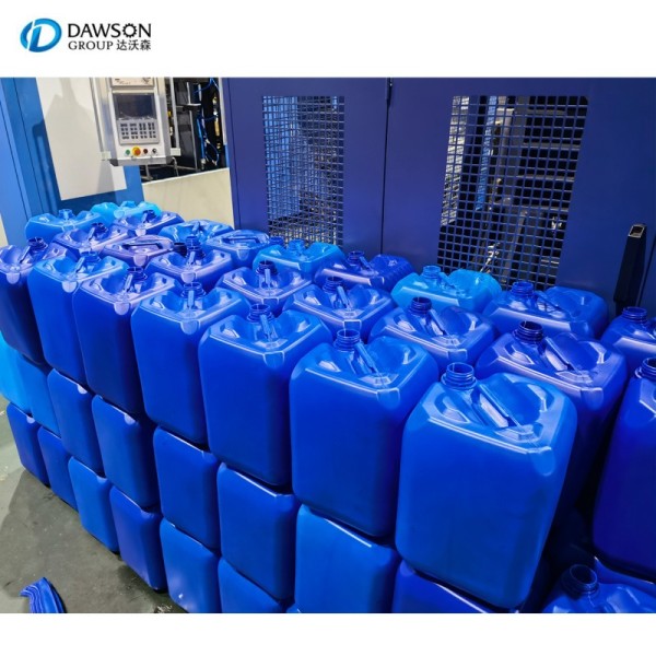Hydraulic servo motor extrusion blow molding machine producing 20 liters HDPE plastic jerrycan oil bottle single station