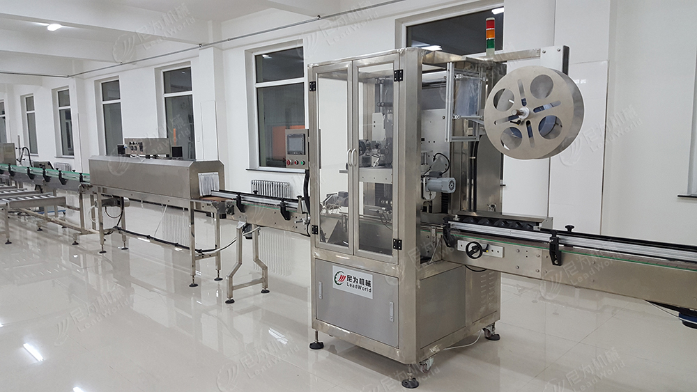 Automatic Sleeve Labeling Machine