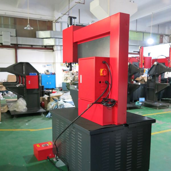 Precision Automatic Hydraulic Fastener Insertion Riveting Machine With Feeding System