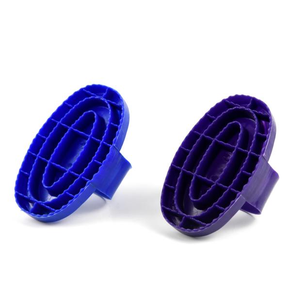 Plastic PE Horse Grooming Brushes 16*9cm Optional Color With Conjoined Hard Ribbon