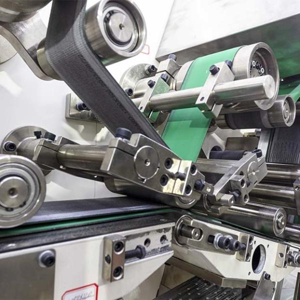 新型1500枚/分 生理用ナプキン製造機 南米向け