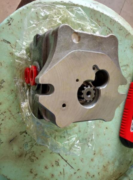 Nachi PVD-2B-40P-6G3-4515 hydraulic main pump/piston pump and gear pump