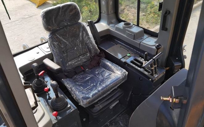 GTY220 Crawler Bulldozer Construction Equipment 23.5 Ton For Pushing / Digging