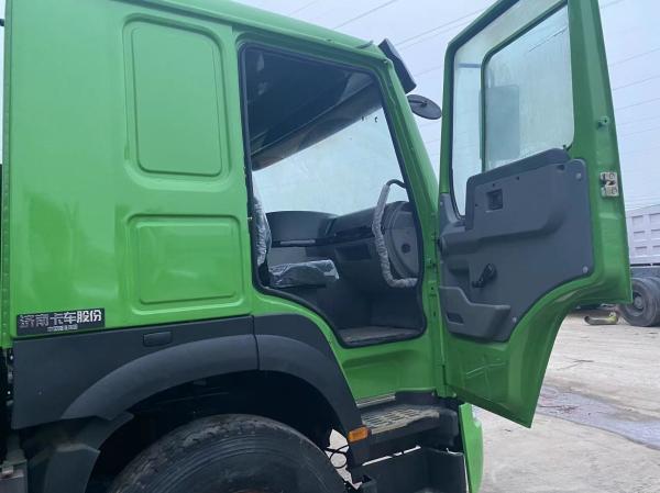 12 rodas Cor verde Sinotruk HOWO 8*4 camião de segunda mão pneu de camião 12.00r20