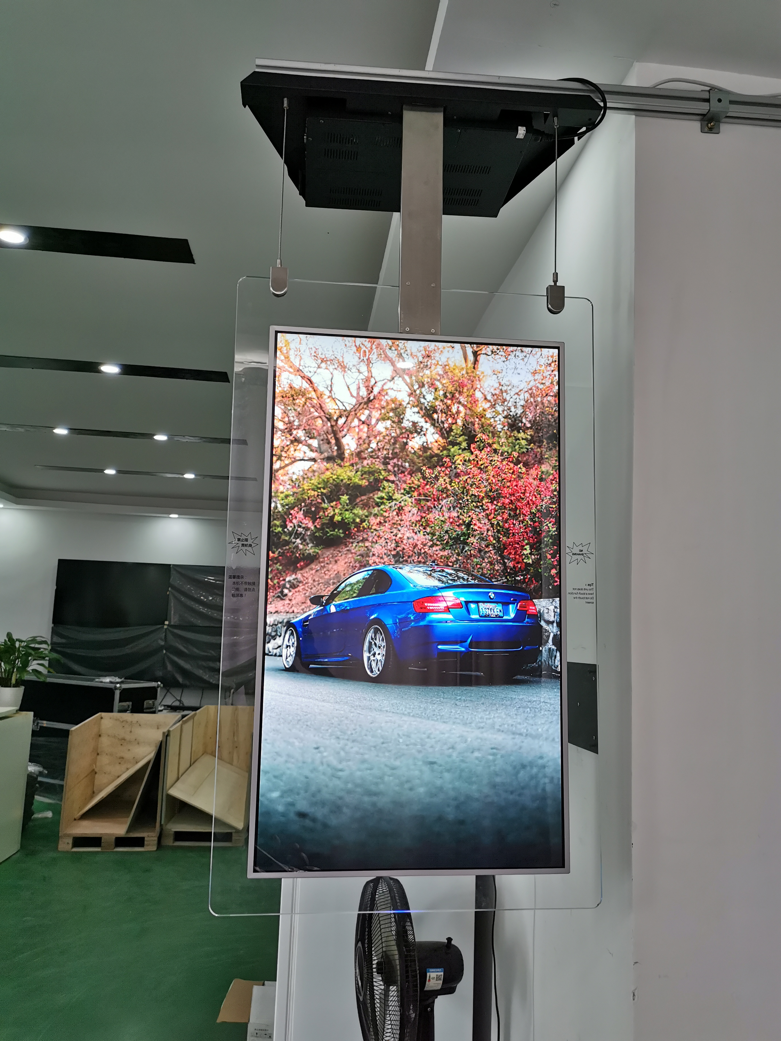системы андроида 55inch крыша черной белой QLED свободная стоящая устанавливая Signage LCD цифров с супер тонкой стеклянной рамкой