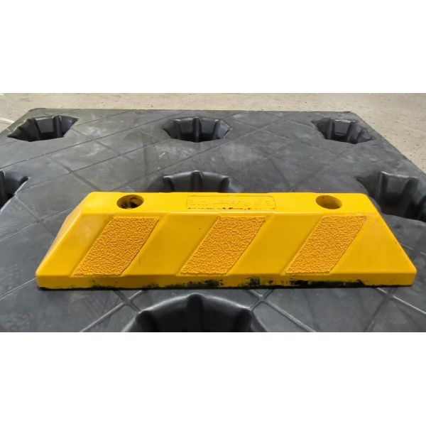 Durable Heavy Duty Rubber Wheel Stopper with Easy Installation for Road Safety Parking