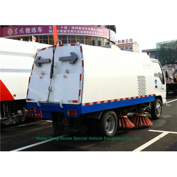 Outdoor Vacuum Isuzu Road Sweeper Truck / Urban Street Road Cleaning Vehicle