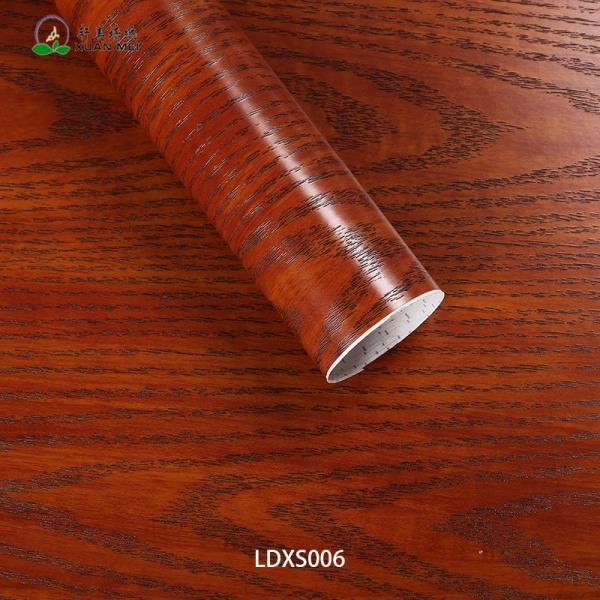 Film autoadhésif à grains de bois très brillants en PVC pour la rénovation de meubles