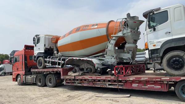 Zoomlion Refurbished Concrete Mixer Vehicle 12cbm HINO P11C-VK 10.52L Displacement