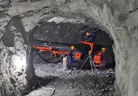 2×2 - 3.5×3.5m Sección rígida Jumbo Rock Drill 32.6kw Rig de perforación hidráulica de roca