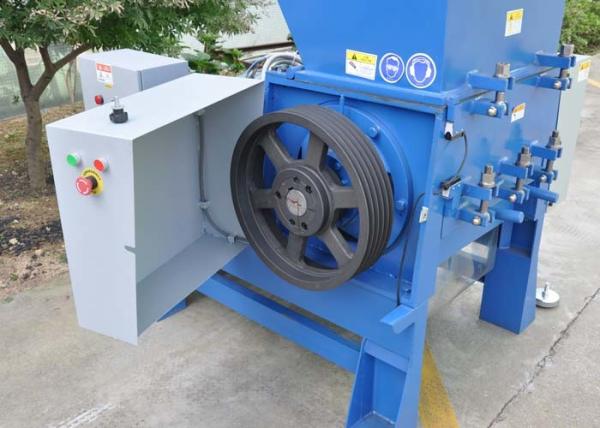 45kw Waste Plastic Crusher , Energy Saving 600r/Min Plastic Recycling Crusher
