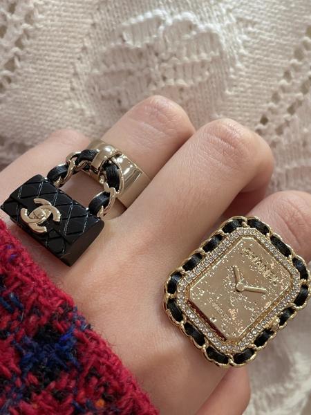 Elegant 18K Gold Plated Square Ring with Swarovsk* Diamond and Leather-Wrapped Chain
