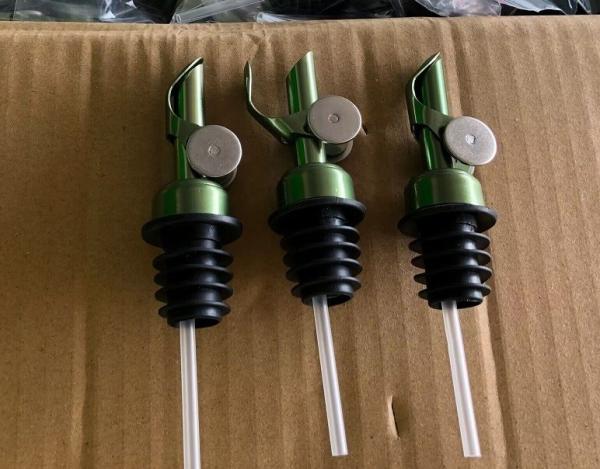 Wholesale Competitive Price 12cm Self Closing Spout, 4 Colors Available Siver/Gold/Red/Green