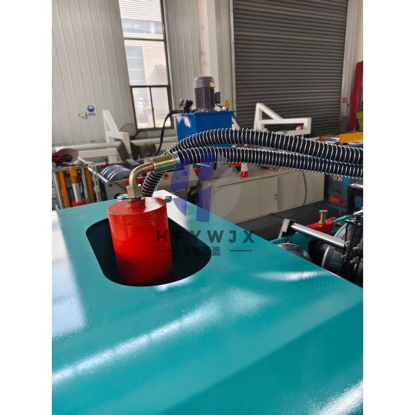 High Accuracy Length Control 300 Ridge Cap Machine with 18 Forming Stations and 1-Inch Chain Drive