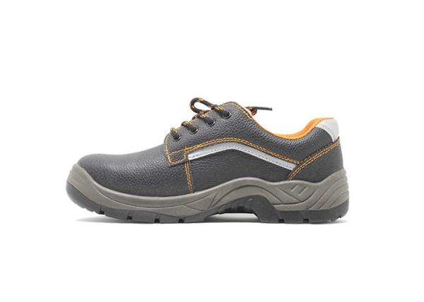 Low Ankle Lightweight Industrial Safety Shoes With Embossed Action Leather Upper