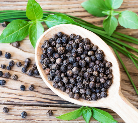 Antibacterial CAS 8006 82 4 Black Pepper Essential Oil For Massage