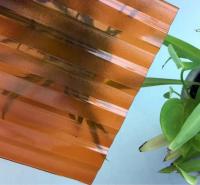 Feuille de polycarbonate gaufrée en polycarbonate de 1,2 mm Feuille de polycarbonate ondulée en plastique de protection contre les UV