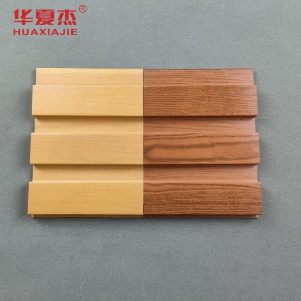 Traitement de surface d'impression des panneaux muraux en composite bois-plastique (WPC) à grain de bois durable
