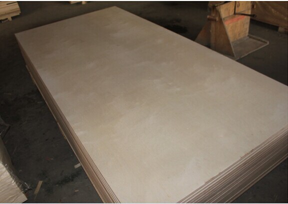 Ранг листа облицовки a березы отрезка природы роторная, естественная деревянная облицовка