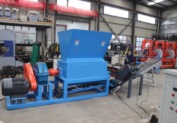 Máquina de trituração de paletes de madeira compacta