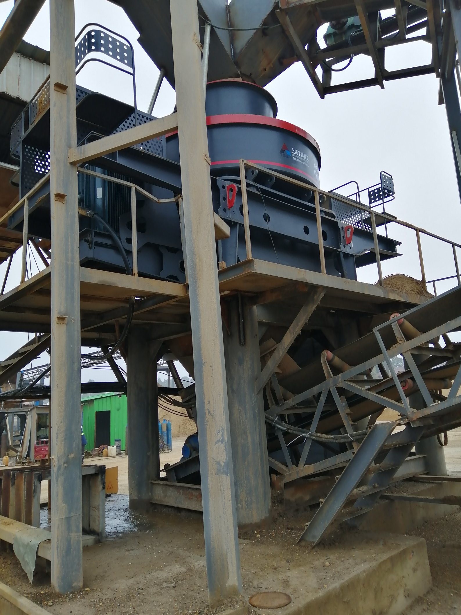 Vertical Structure VSI Sand Making Machine with ISO Certification in and Low Maintenance
