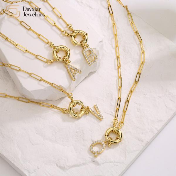 Покрытая золотом цепь связи Paperclip SS ожерелья начального письма диаманта привесная