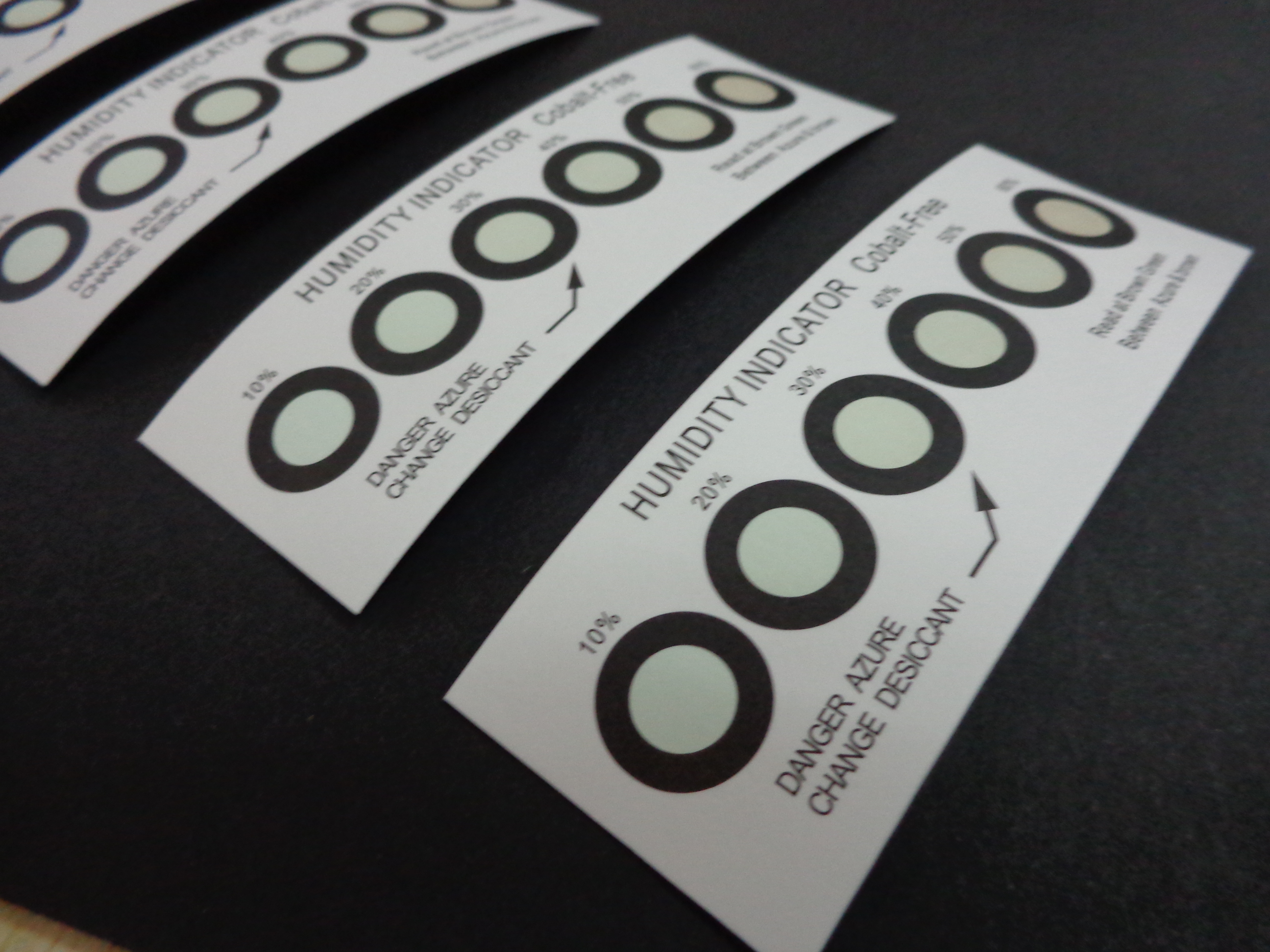 Mil-I-8835 A Moisture Indicator Strips , Reversible Humidity Indicator Plug Card Brown To Azure