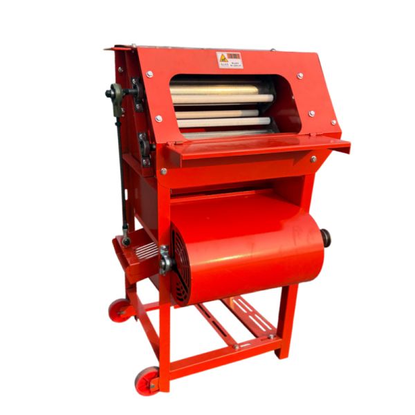 Farm Peanut Picking Machine 500kg/h Mobile Groundnut Harvester Machine